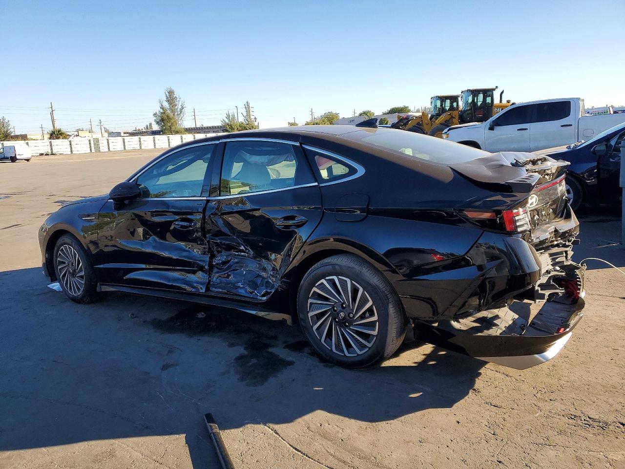2025 HYUNDAI SONATA HYBRID photo 2