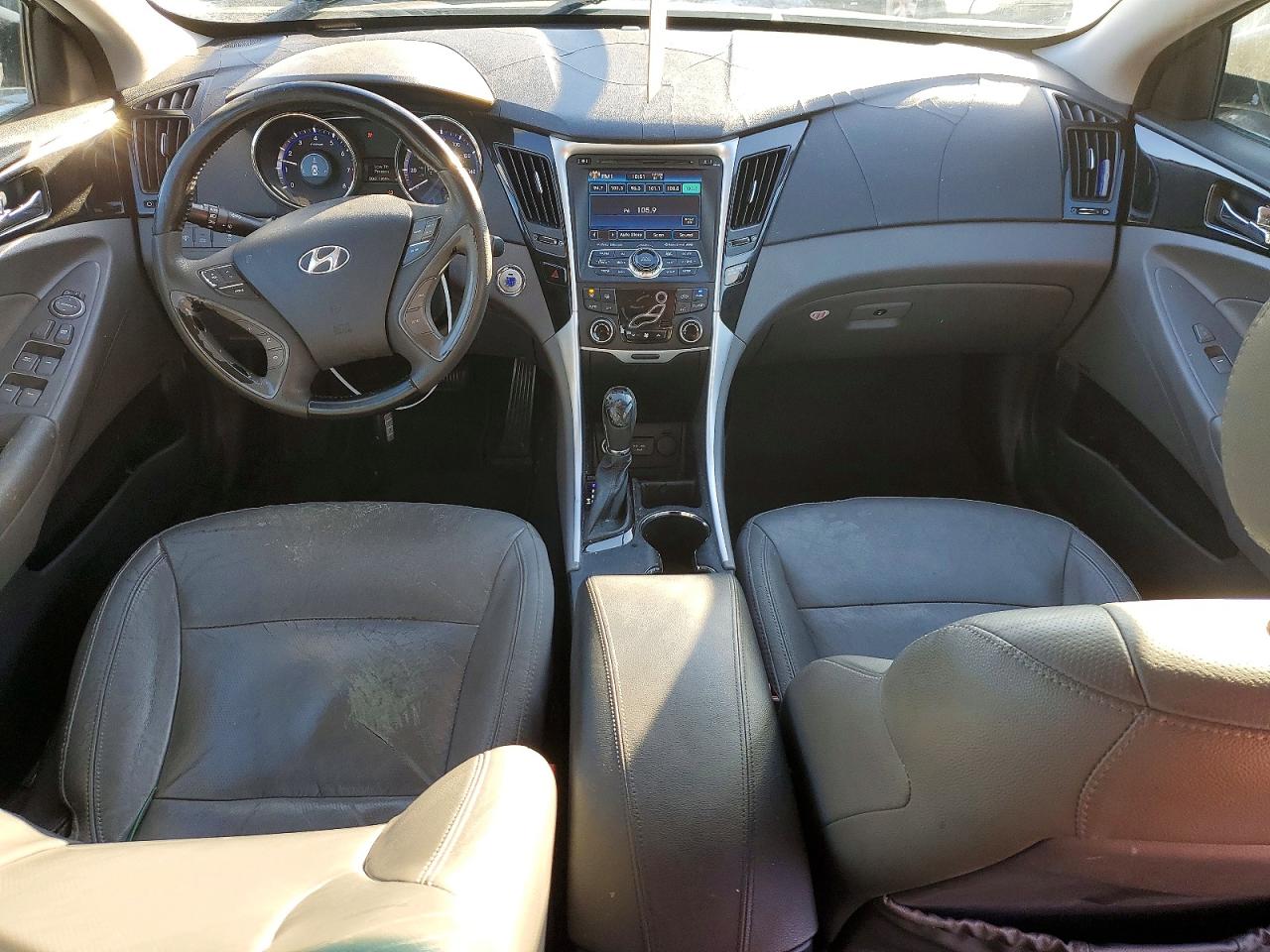 2012 HYUNDAI SONATA SE photo 8