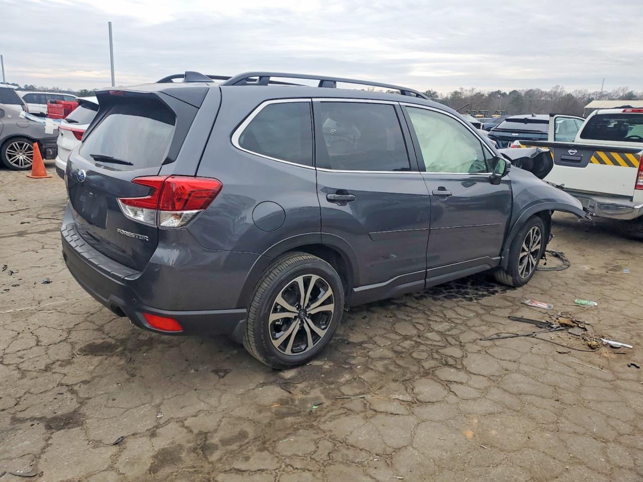 2024 SUBARU FORESTER LIMITED photo 3