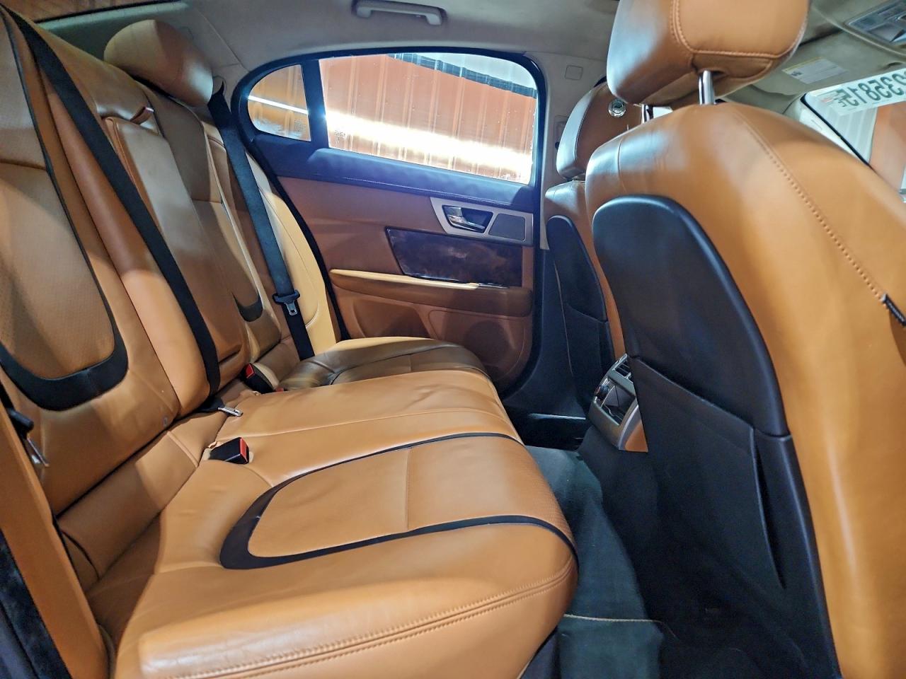 2012 JAGUAR XF PORTFOLIO photo 10