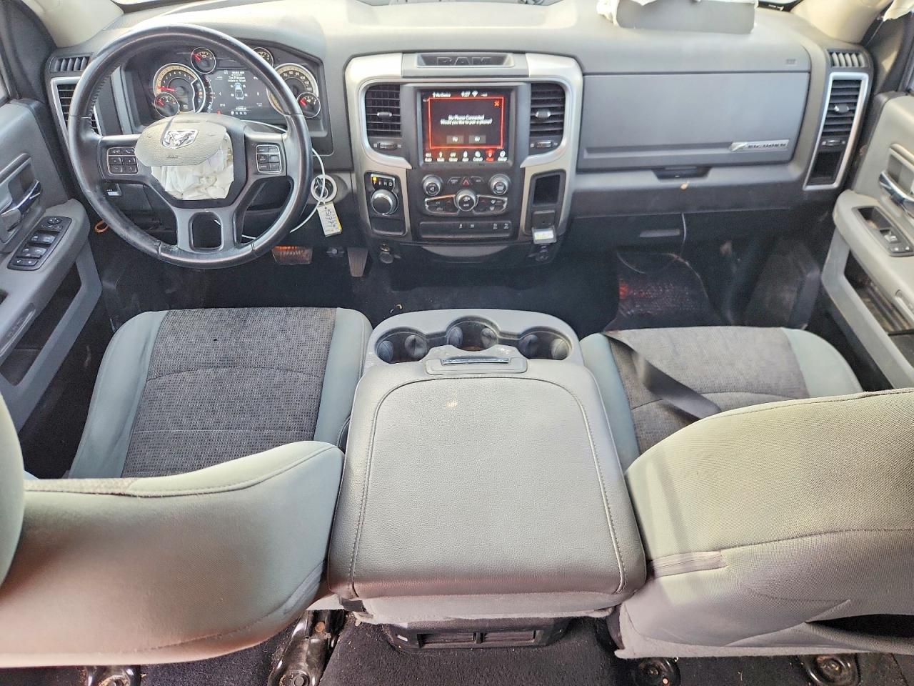 2019 RAM 1500 CLASSIC SLT photo 8