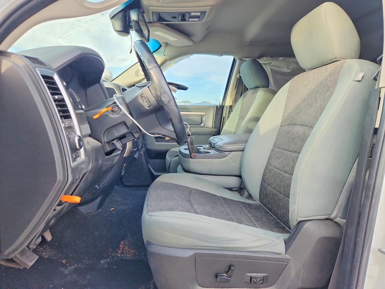 2019 RAM 1500 CLASSIC SLT photo 7