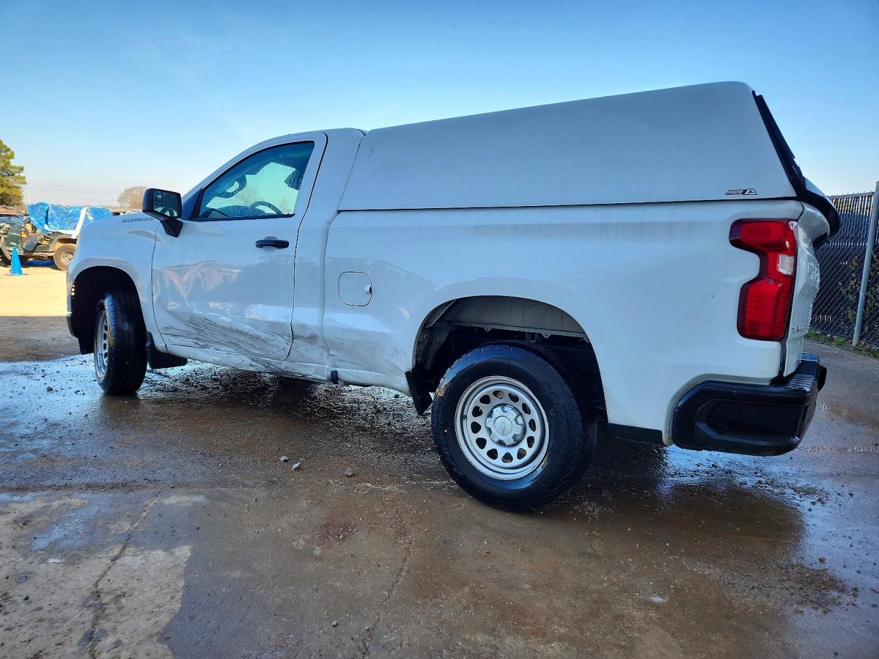2023 CHEVROLET SILVERADO C1500 photo 2