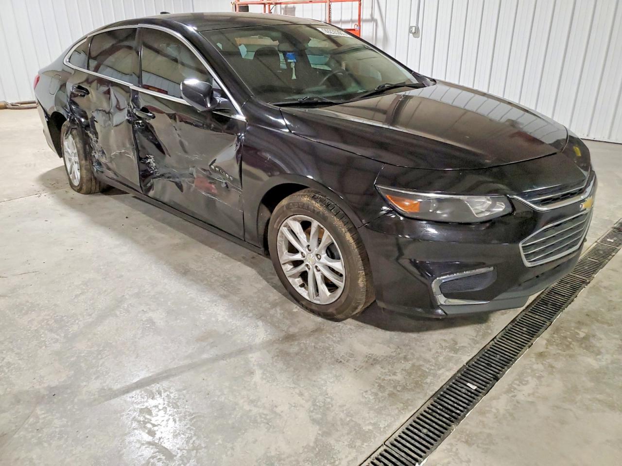 2017 CHEVROLET MALIBU photo 4