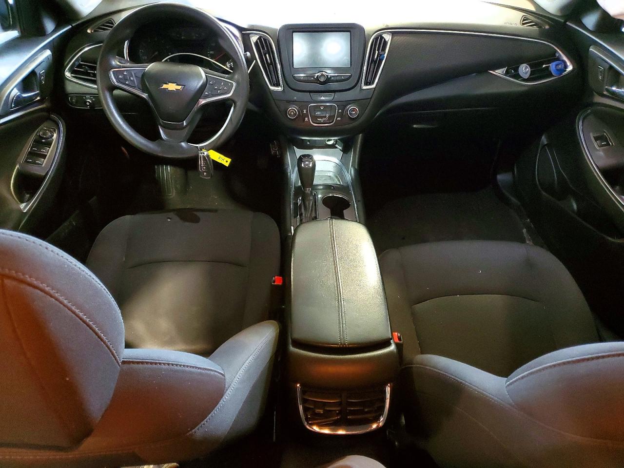 2017 CHEVROLET MALIBU photo 8