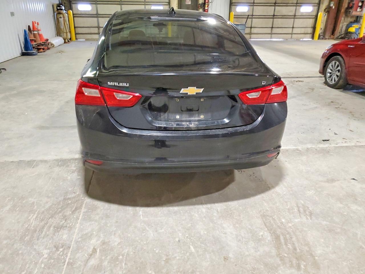 2017 CHEVROLET MALIBU photo 6