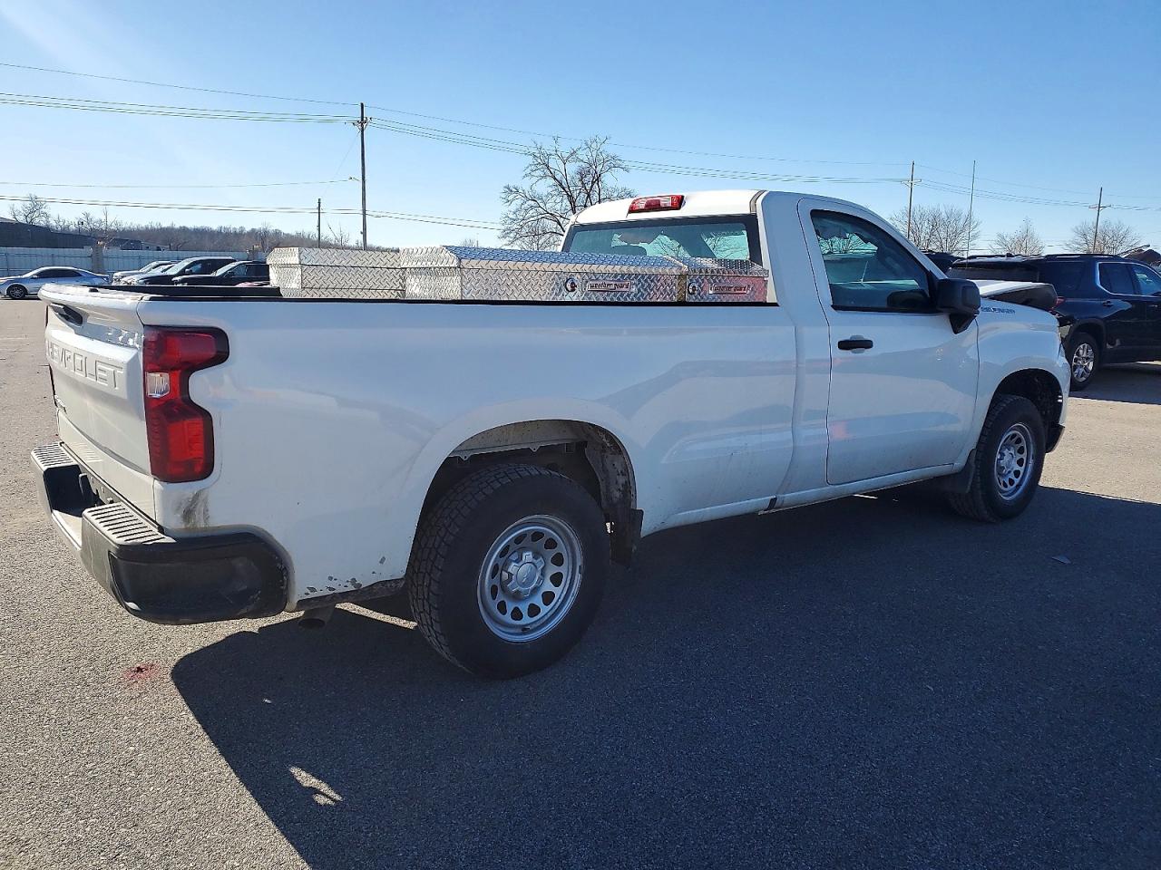 2024 CHEVROLET SILVERADO C1500 photo 3