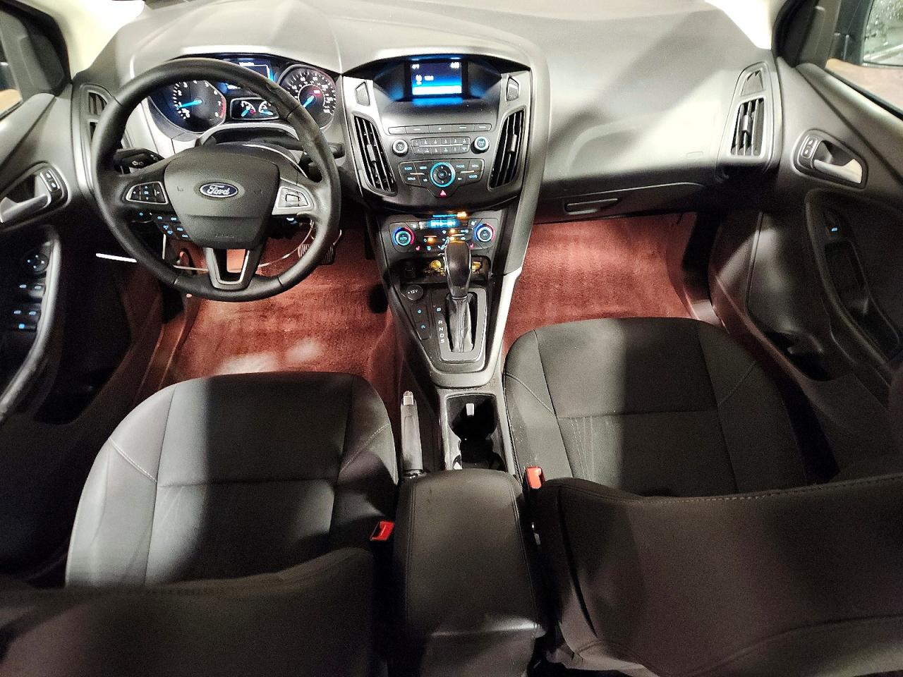 2018 FORD FOCUS SE photo 8