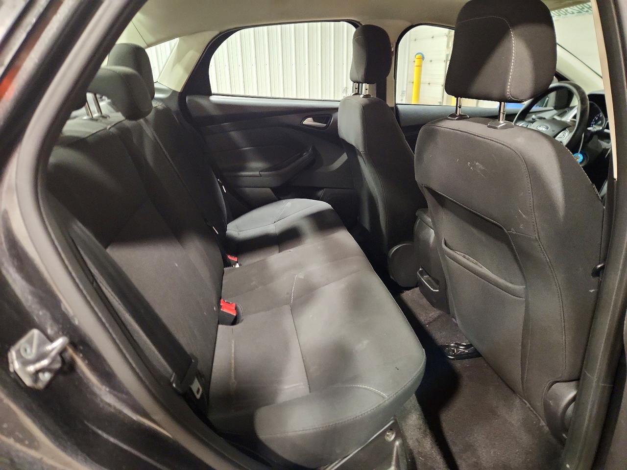 2018 FORD FOCUS SE photo 10