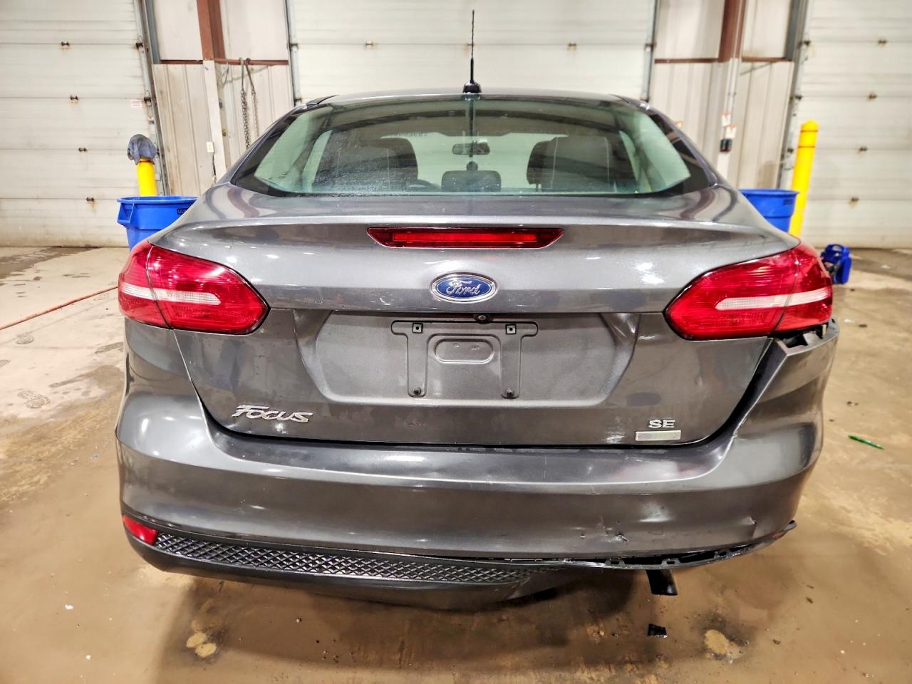 2018 FORD FOCUS SE photo 6