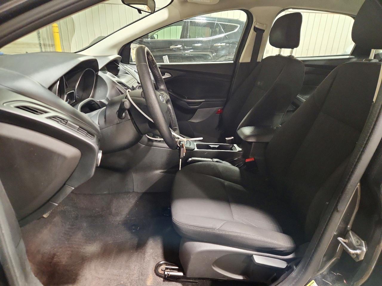 2018 FORD FOCUS SE photo 7