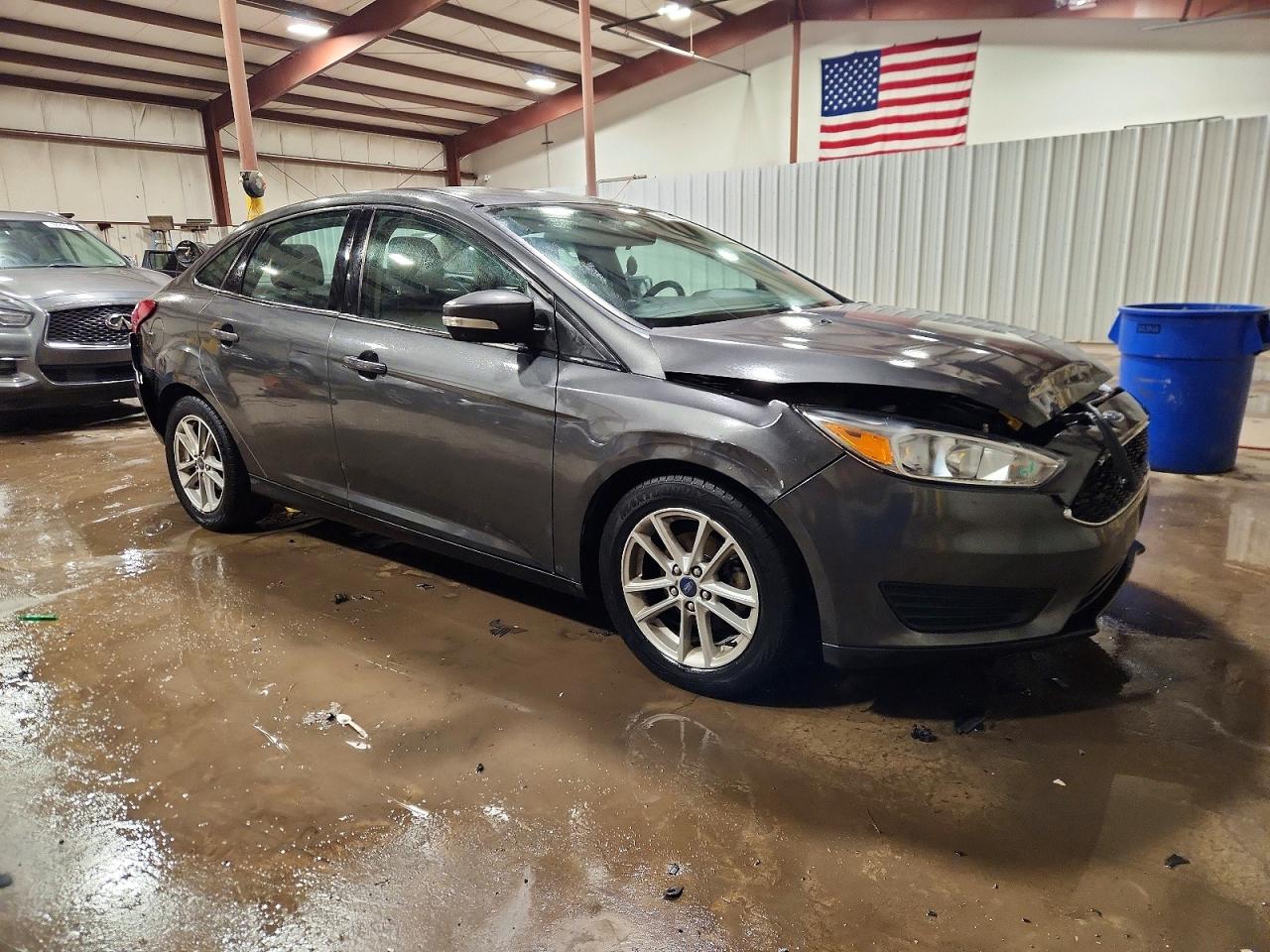 2018 FORD FOCUS SE photo 4