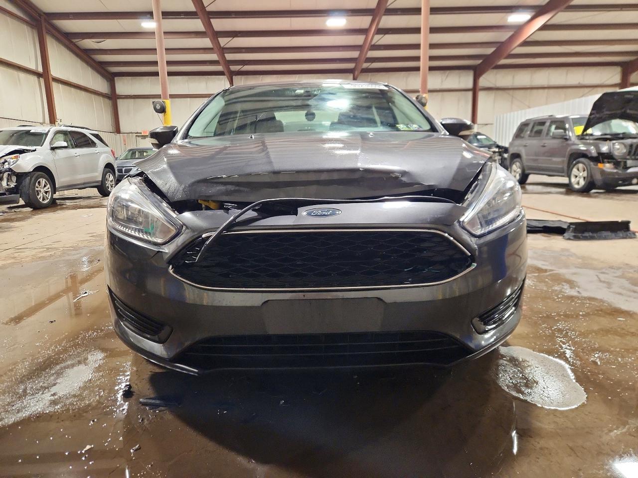 2018 FORD FOCUS SE photo 5