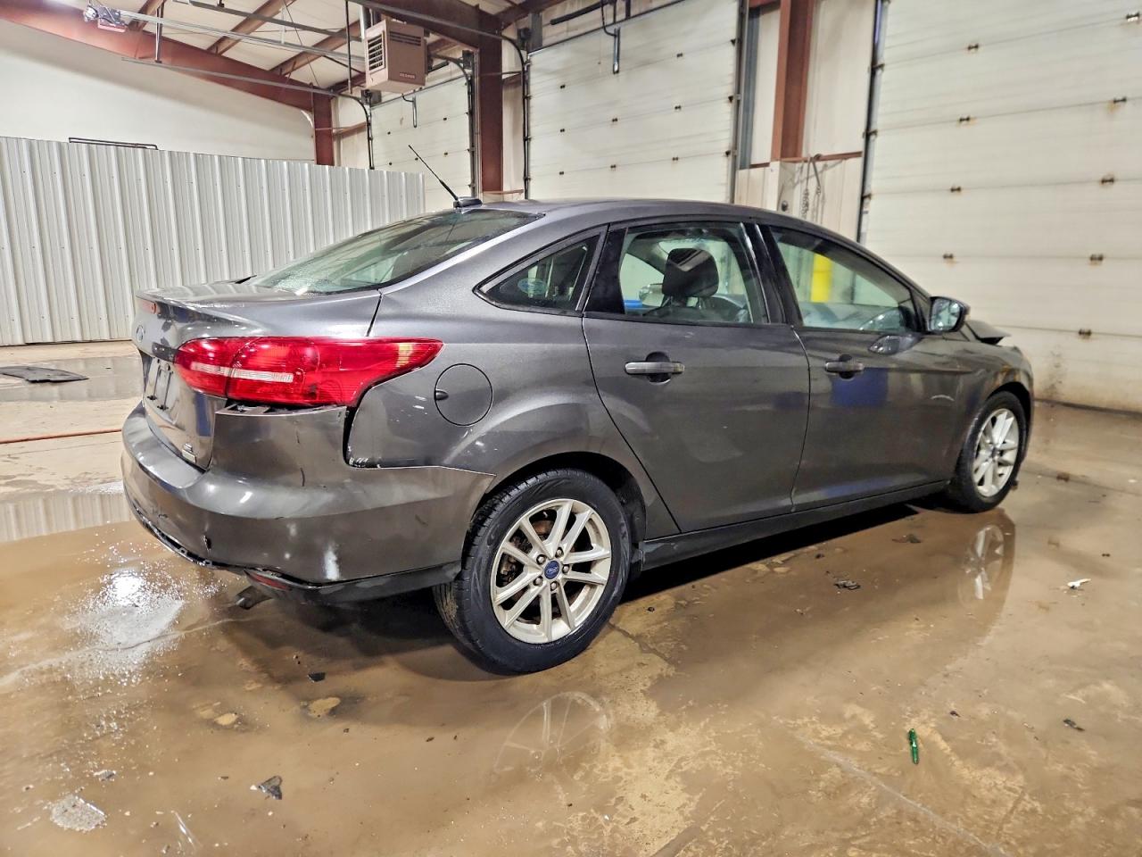 2018 FORD FOCUS SE photo 3