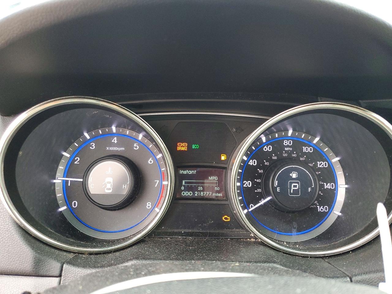 2012 HYUNDAI SONATA SE photo 9