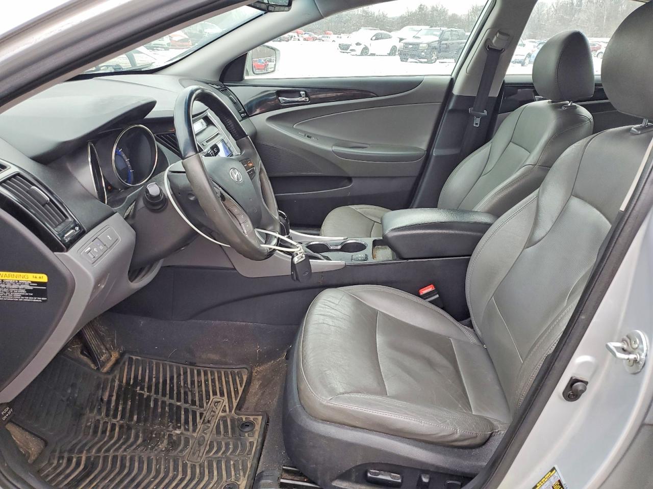 2012 HYUNDAI SONATA SE photo 7