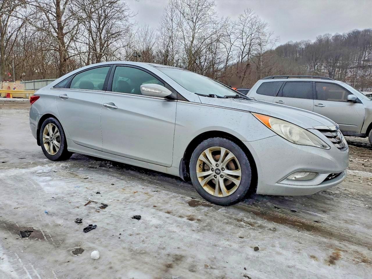 2012 HYUNDAI SONATA SE photo 4