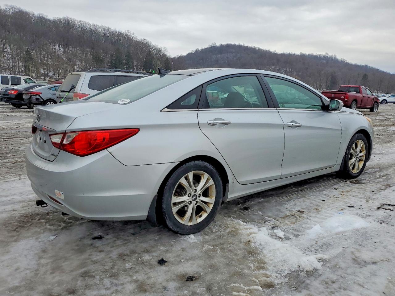 2012 HYUNDAI SONATA SE photo 3
