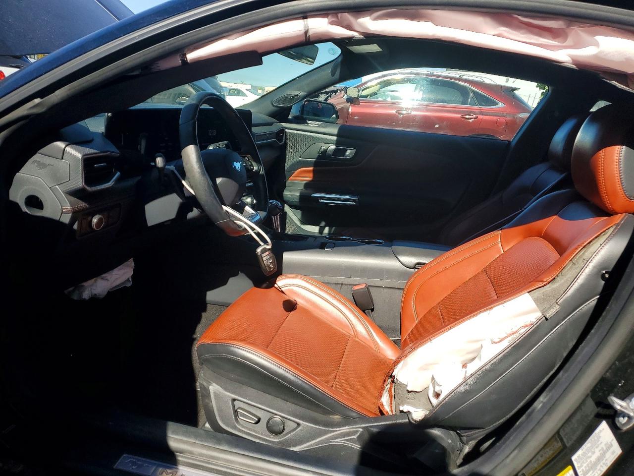 2024 FORD MUSTANG photo 7
