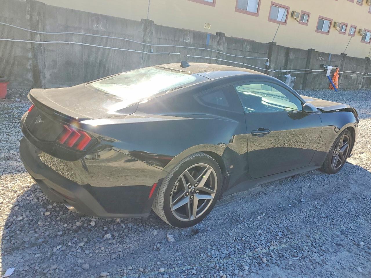 2024 FORD MUSTANG photo 3