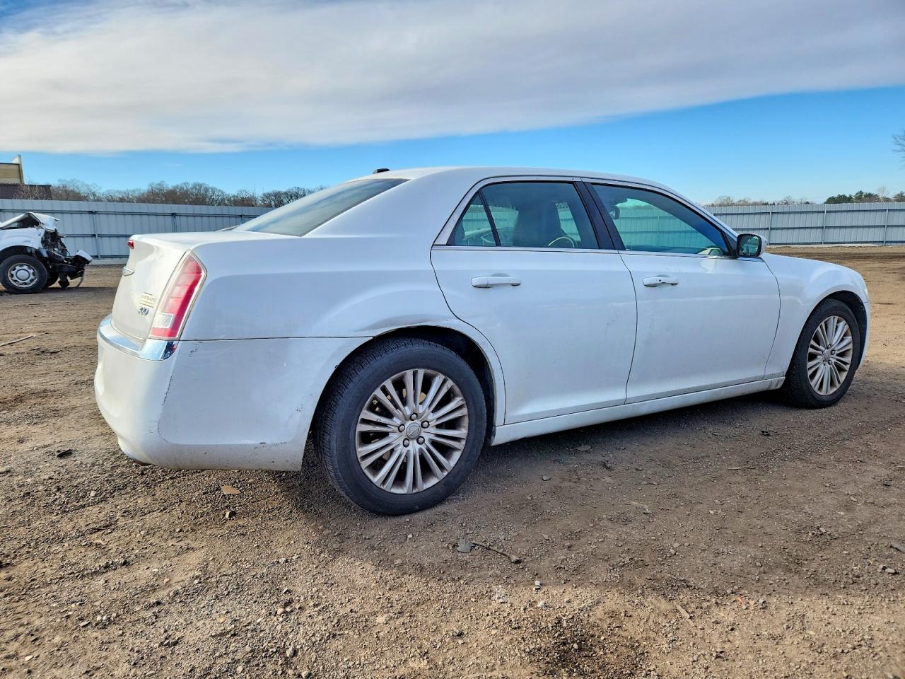 2014 CHRYSLER 300 photo 3