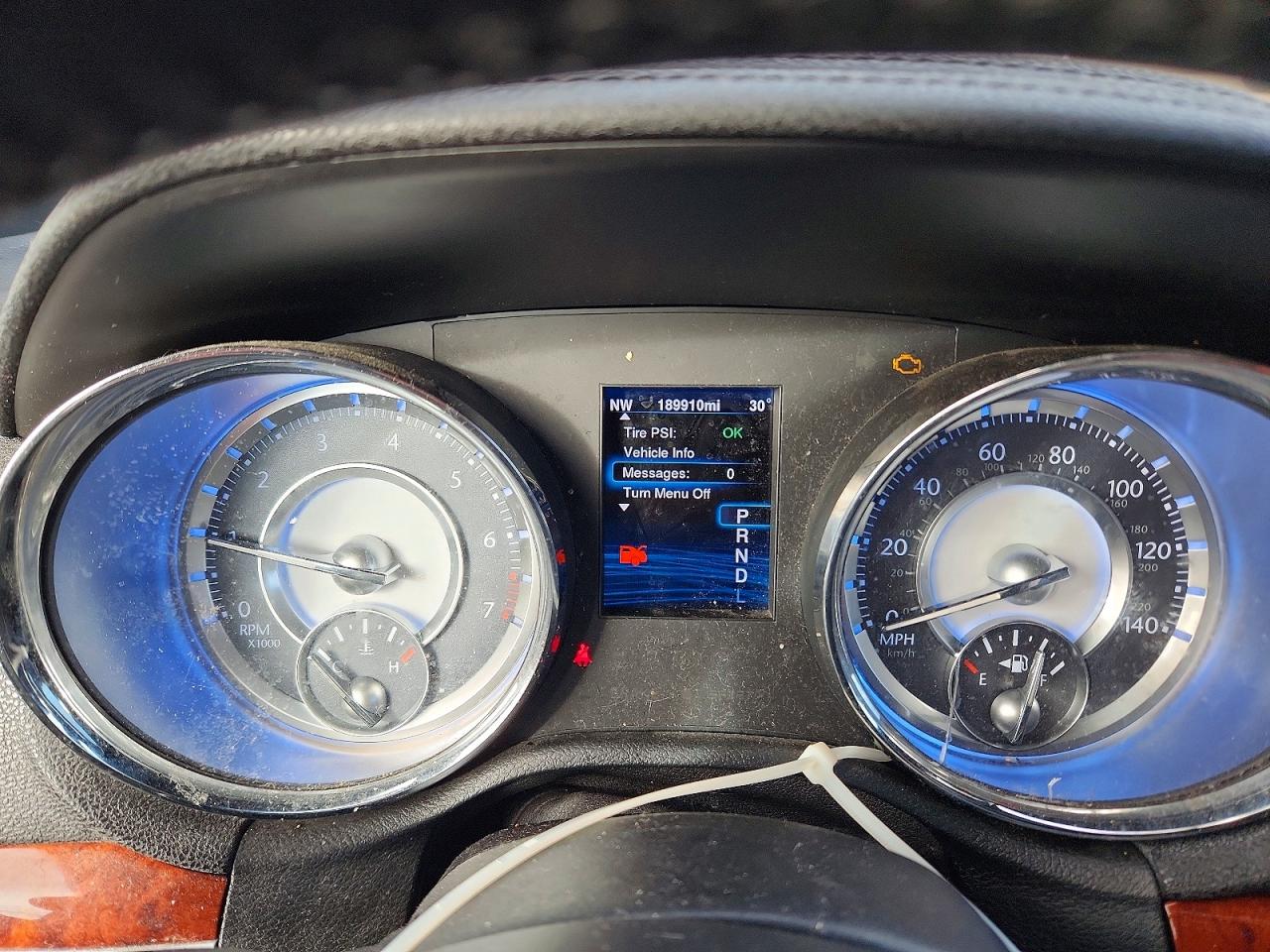2014 CHRYSLER 300 photo 9