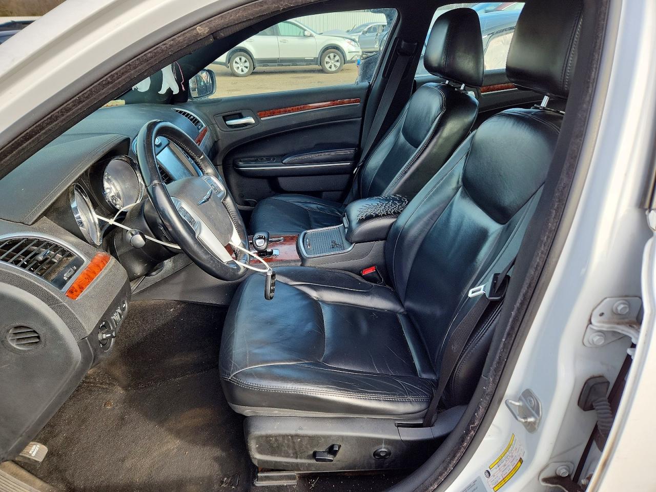 2014 CHRYSLER 300 photo 7
