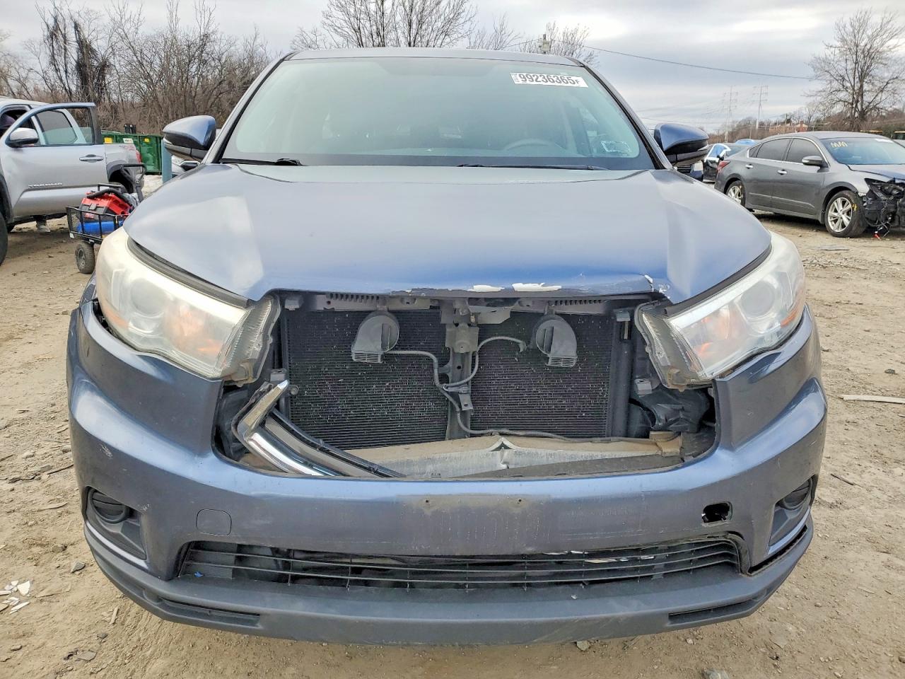 2016 TOYOTA HIGHLANDER LE photo 5