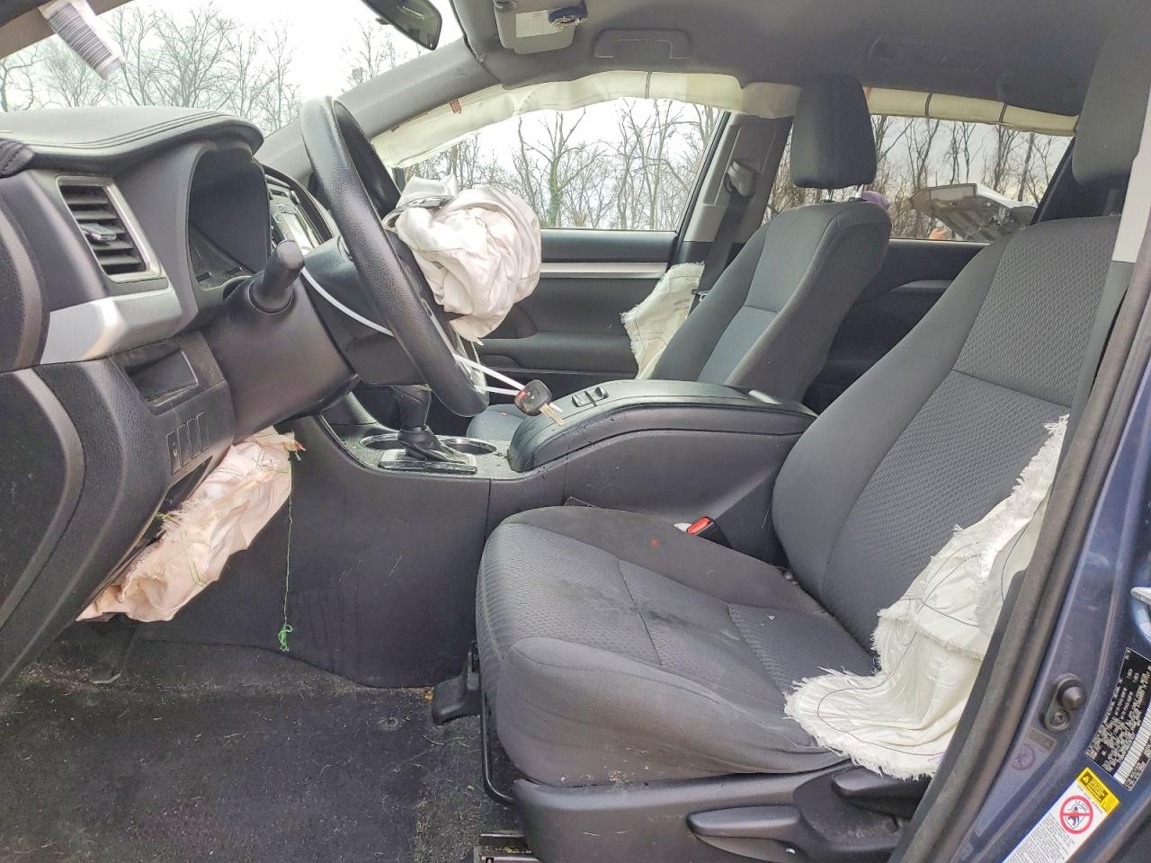 2016 TOYOTA HIGHLANDER LE photo 7