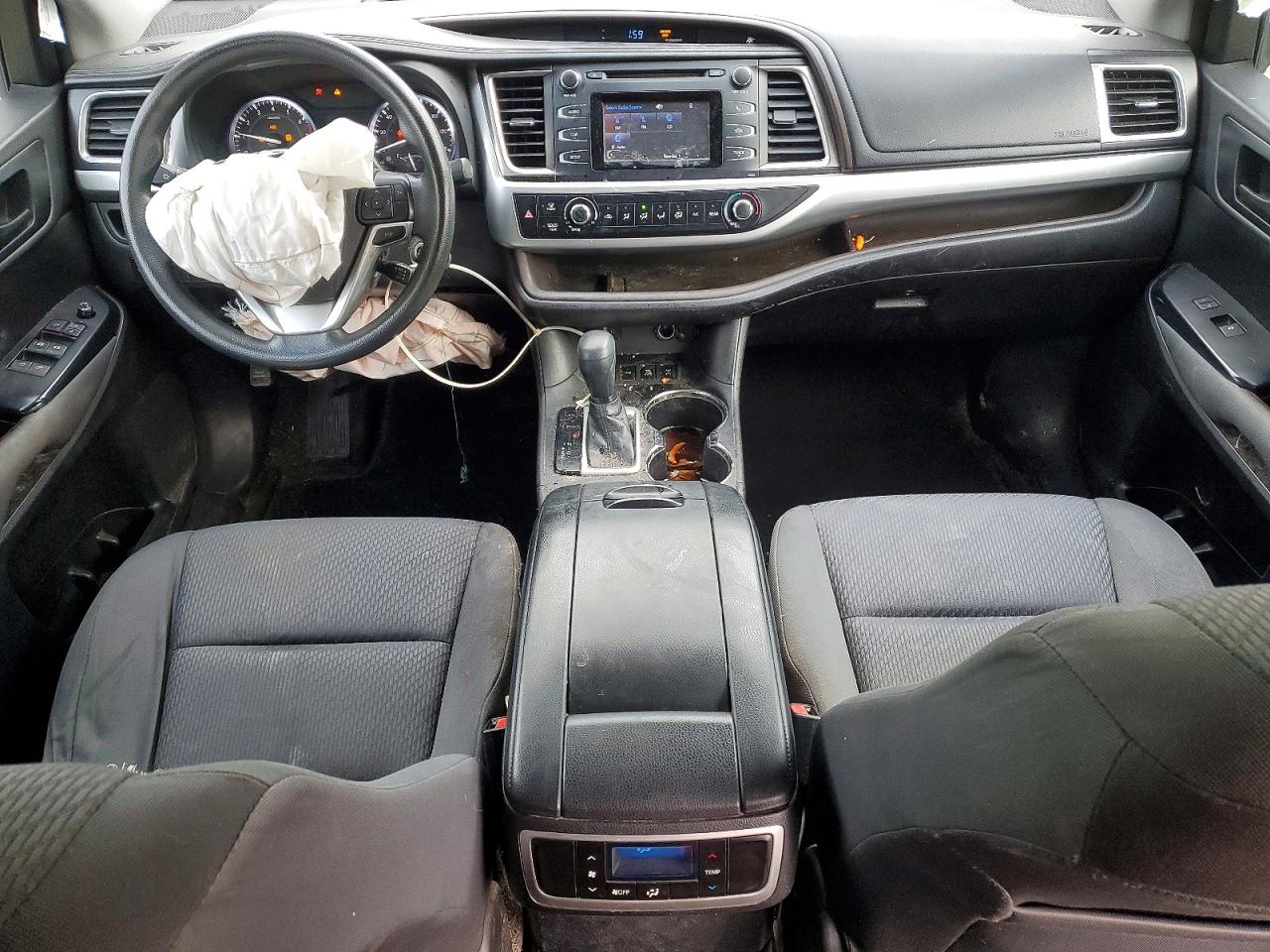 2016 TOYOTA HIGHLANDER LE photo 8