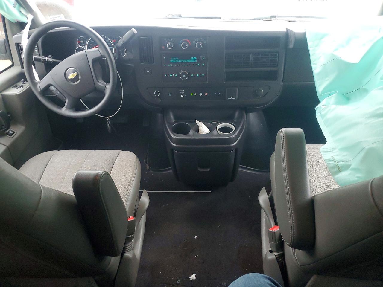 2020 CHEVROLET EXPRESS G3500 LT photo 8