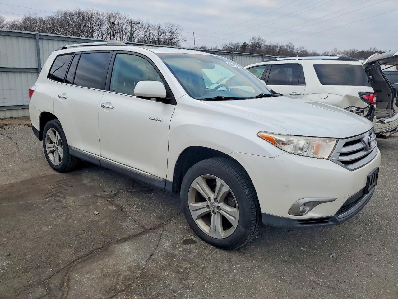 2013 TOYOTA HIGHLANDER LIMITED photo 4