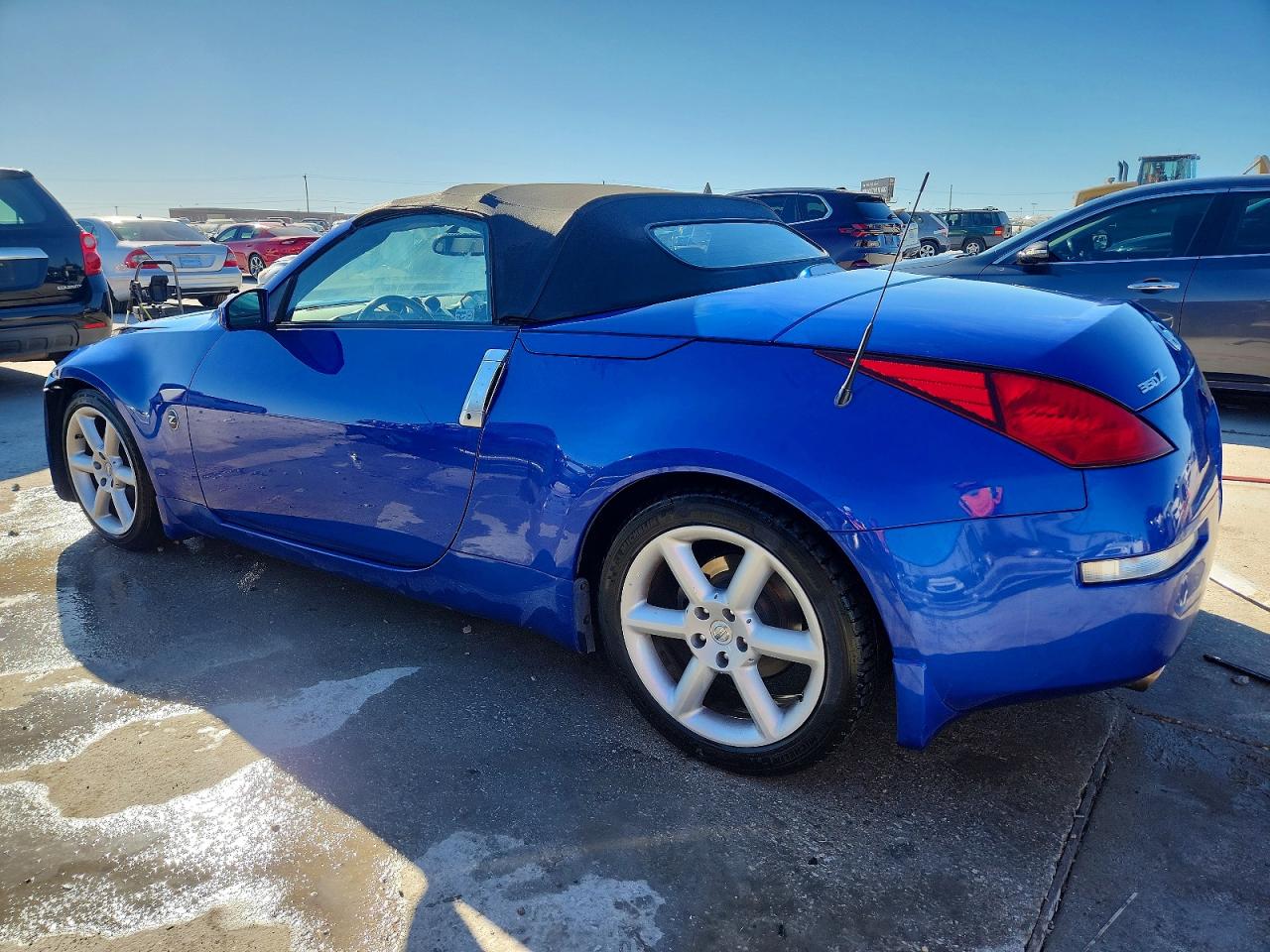 2005 NISSAN 350Z photo 2