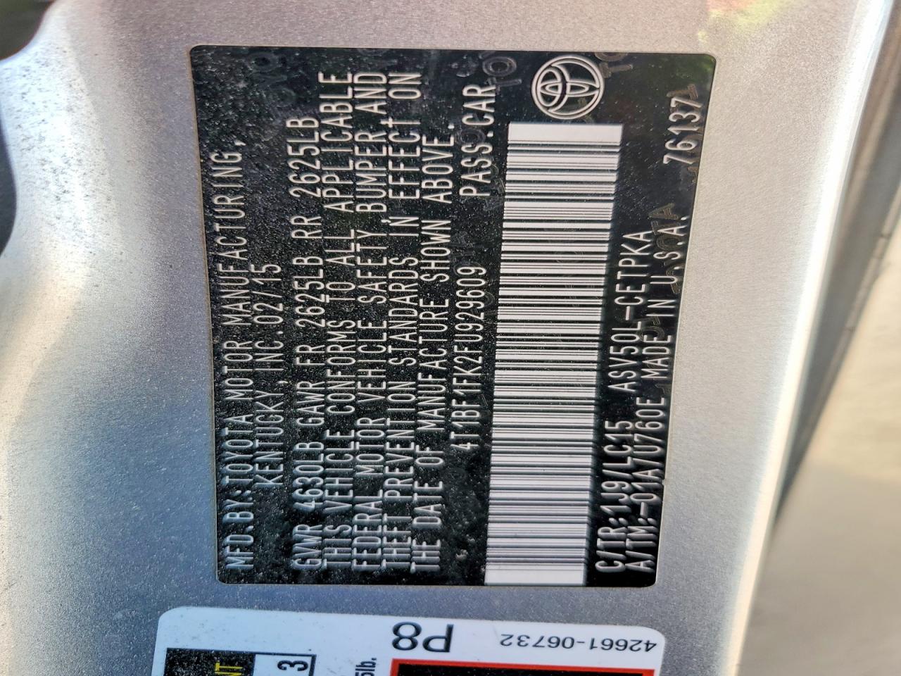 2015 TOYOTA CAMRY LE photo 12