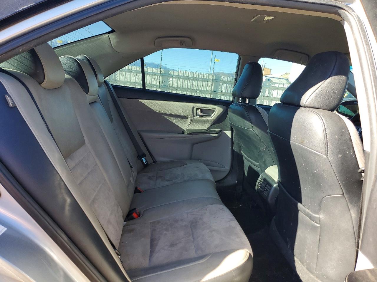 2015 TOYOTA CAMRY LE photo 10
