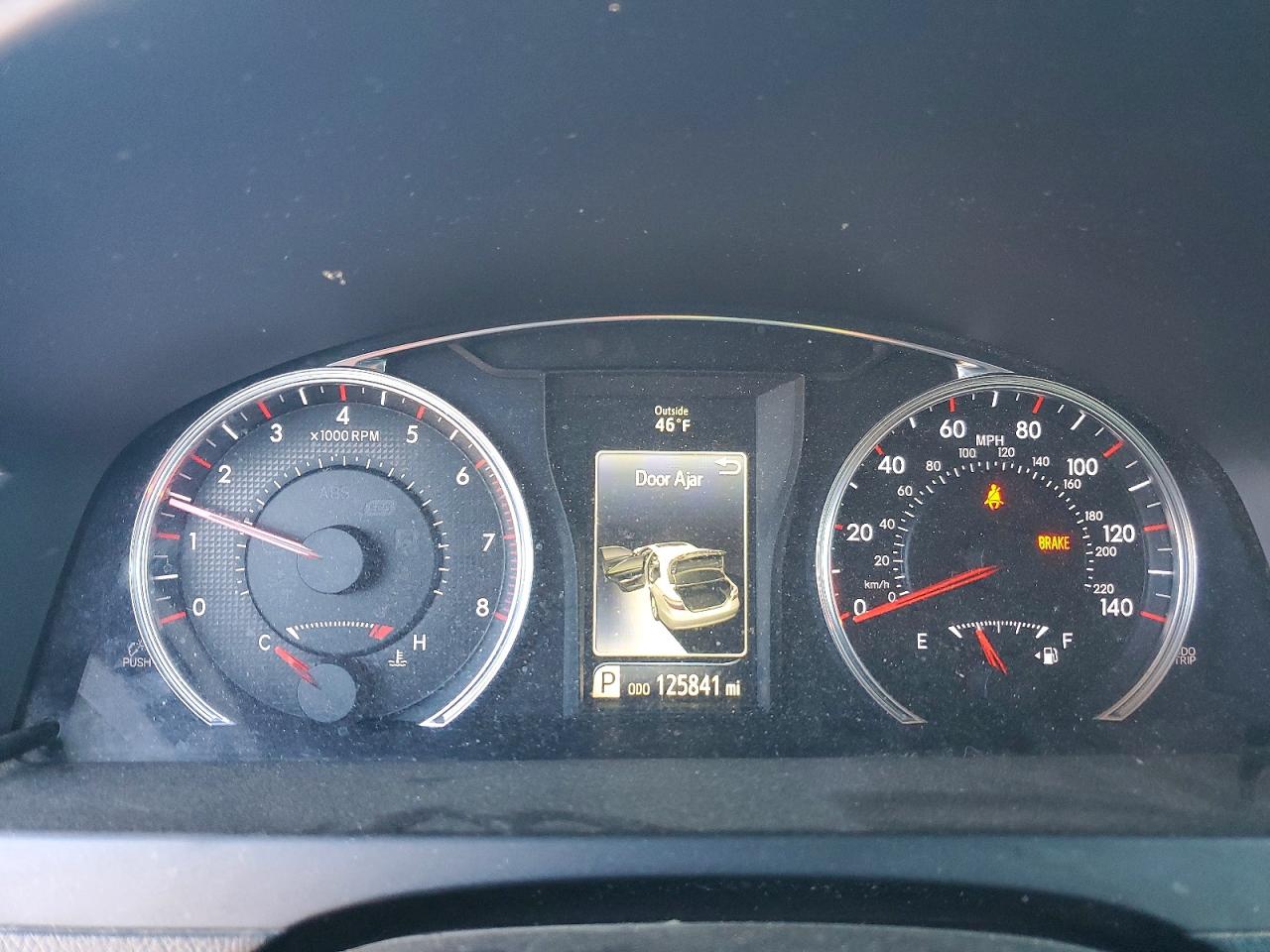 2015 TOYOTA CAMRY LE photo 9