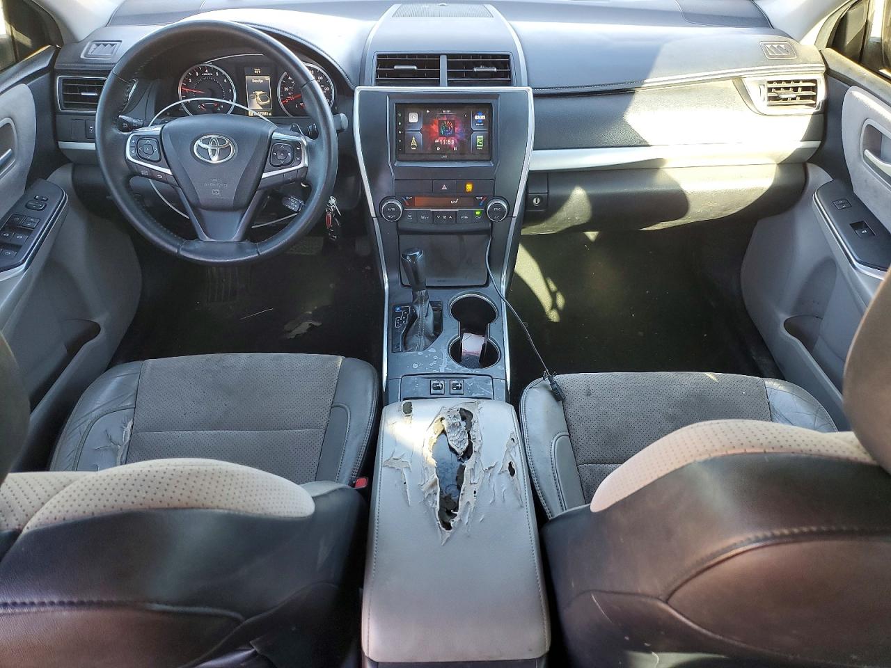 2015 TOYOTA CAMRY LE photo 8