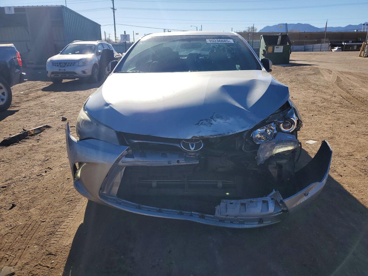 2015 TOYOTA CAMRY LE photo 5
