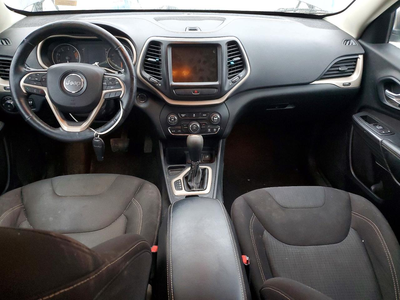 2016 JEEP CHEROKEE LATITUDE photo 8