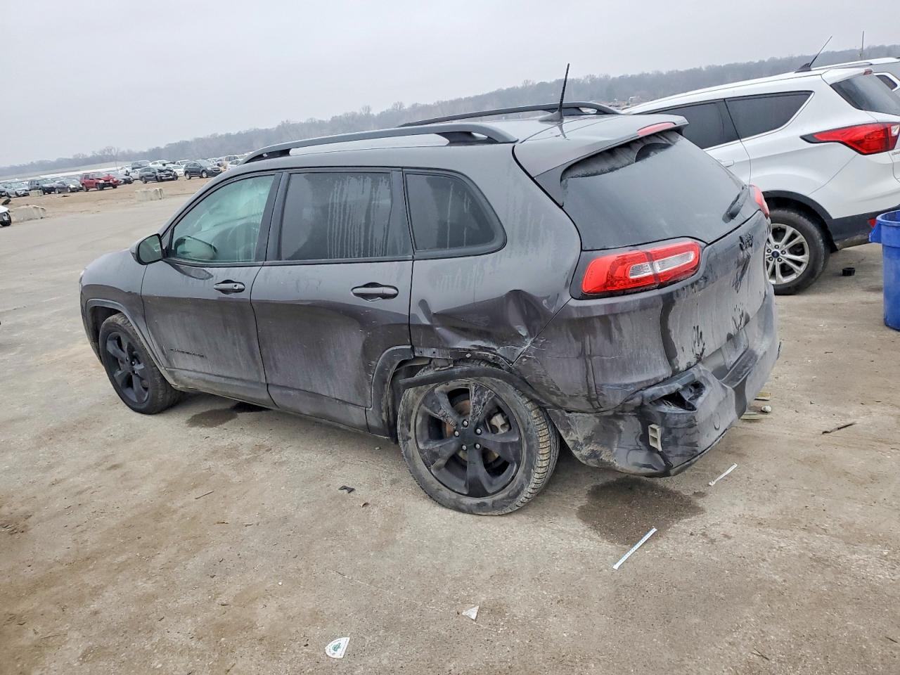 2016 JEEP CHEROKEE LATITUDE photo 2