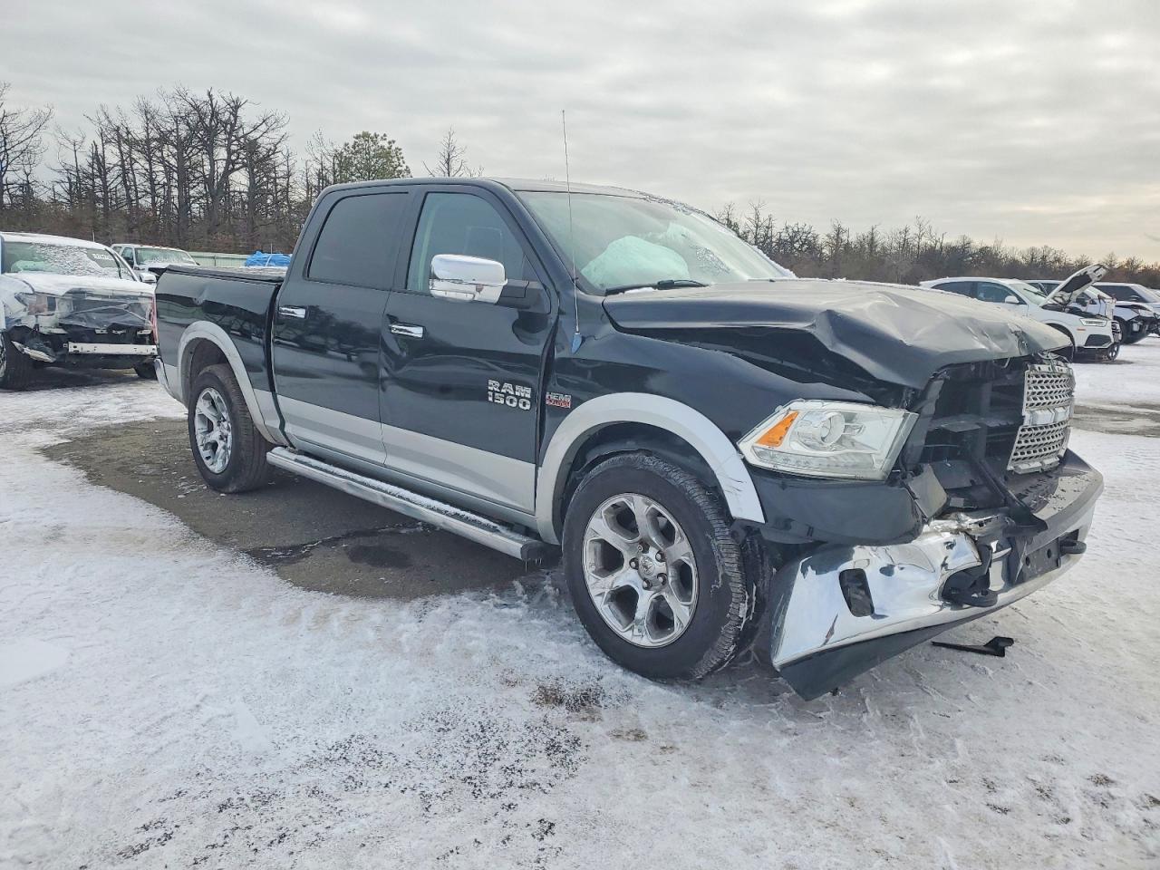 2013 RAM 1500 LARAMIE photo 4