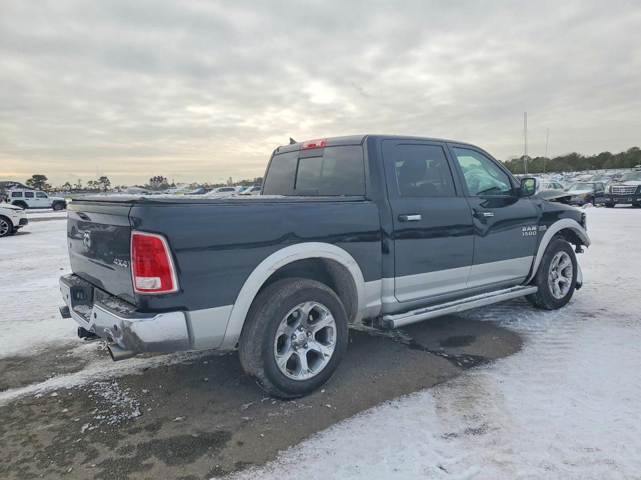 2013 RAM 1500 LARAMIE photo 3