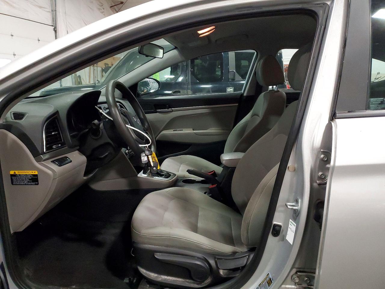 2017 HYUNDAI ELANTRA SE photo 7