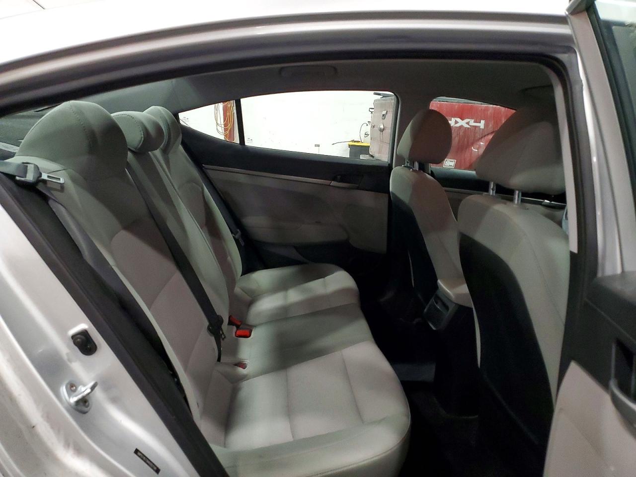 2017 HYUNDAI ELANTRA SE photo 10