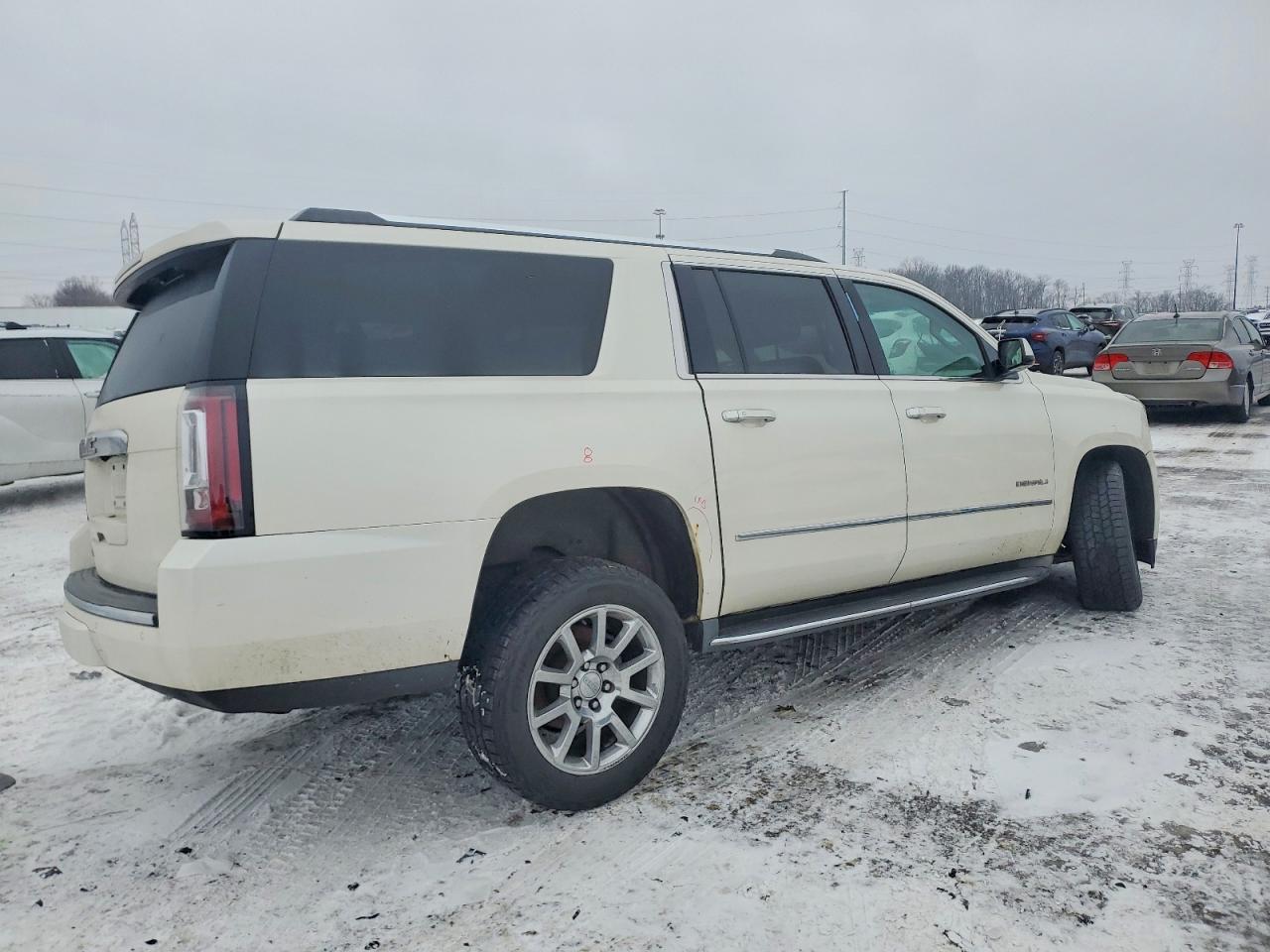 2015 GMC YUKON XL DENALI photo 3