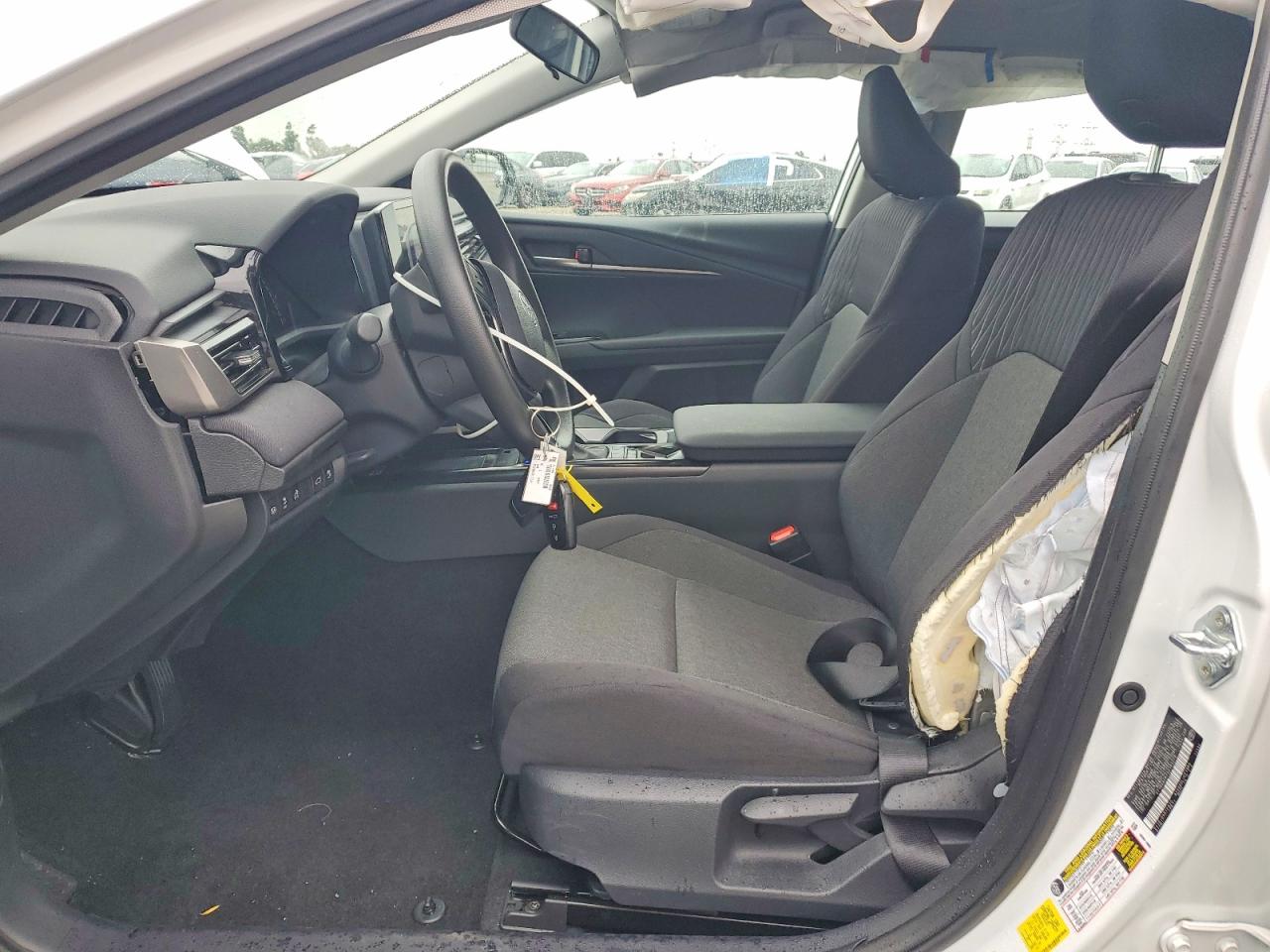 2025 TOYOTA CAMRY LE photo 7