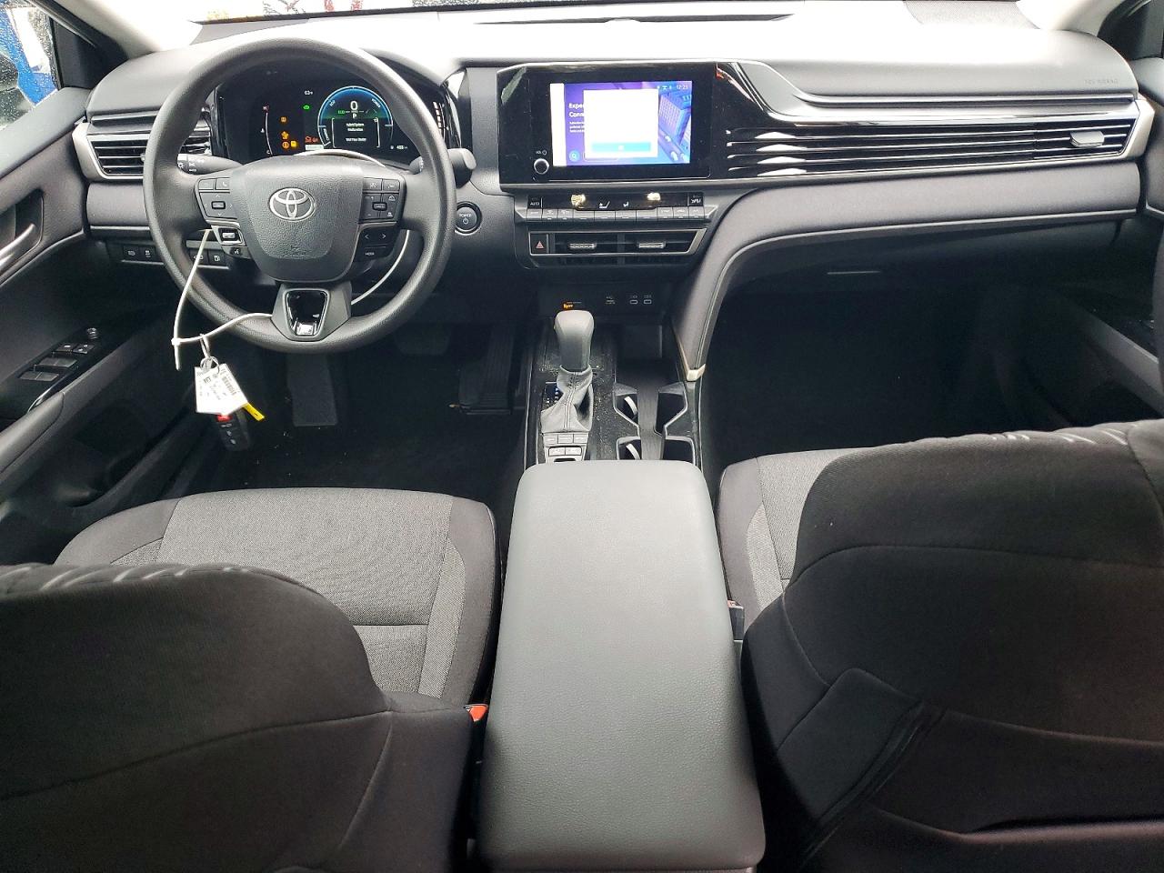 2025 TOYOTA CAMRY LE photo 8