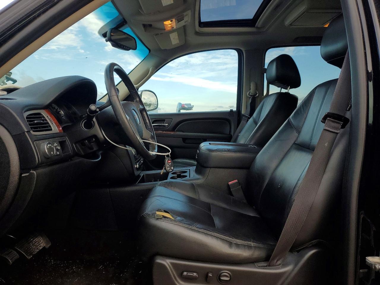 2014 GMC YUKON XL C1500 SLT photo 13