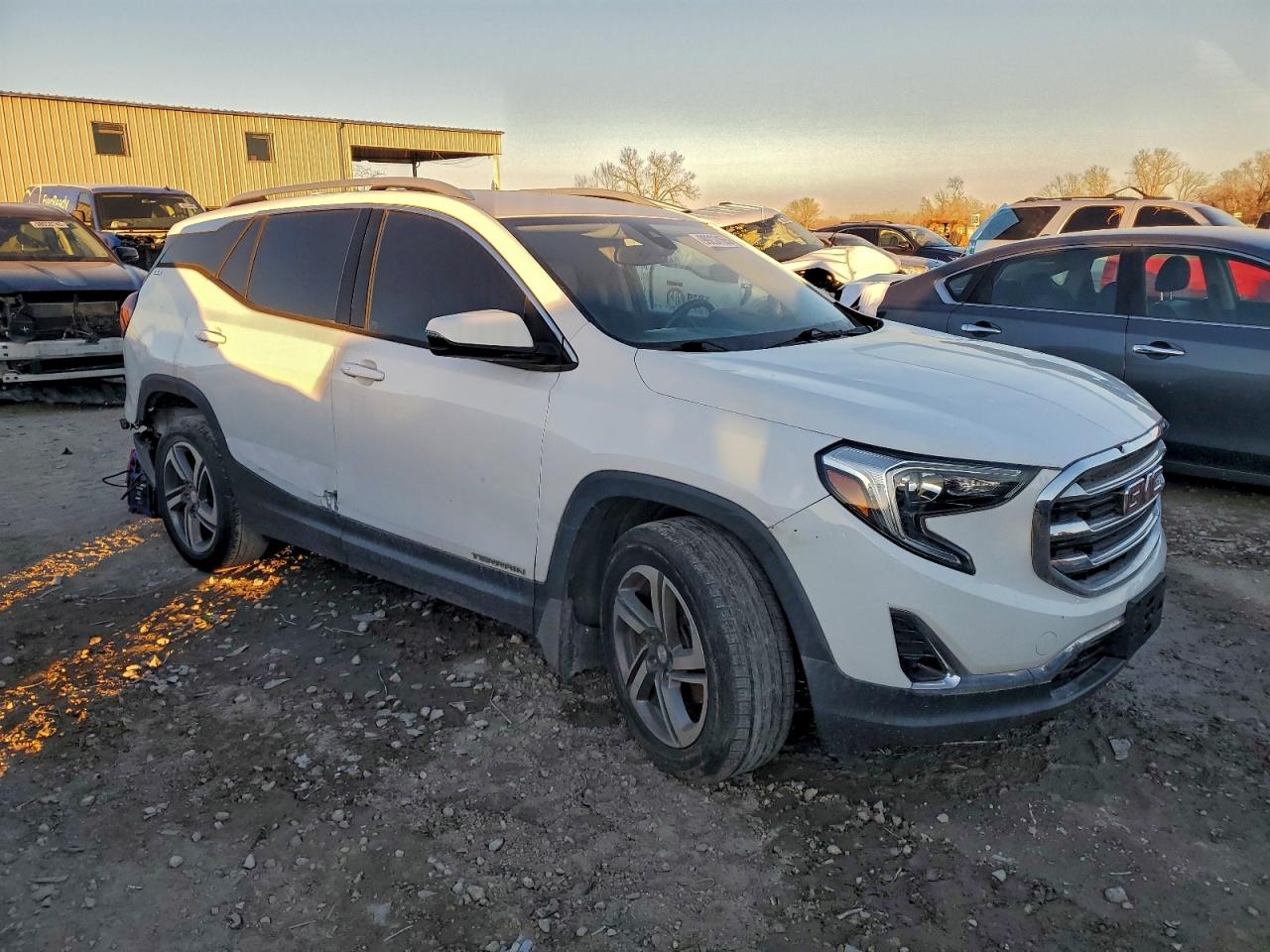 2019 GMC TERRAIN SLT photo 4