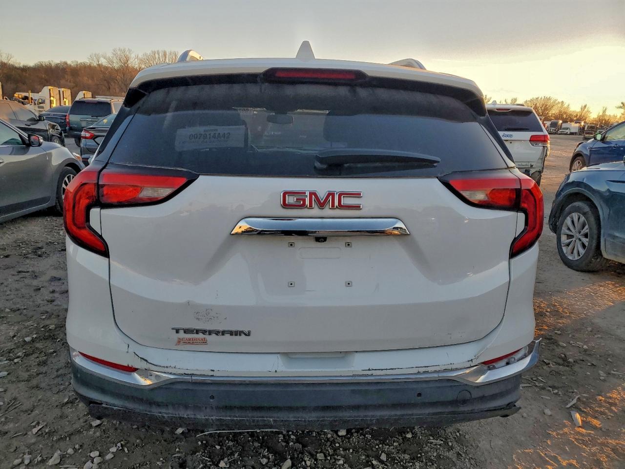 2019 GMC TERRAIN SLT photo 6